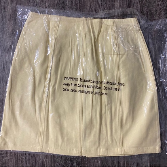 NEW Blue Rain Zip Front Light Yellow Mini Skirt - Picture 3 of 9